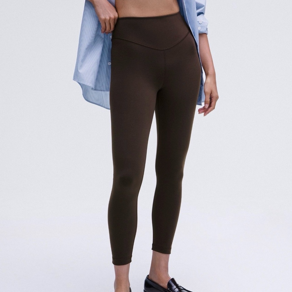 EUC- lululemon Wunder Under Smoothcover High Rise Tight 25”- Espresso- Size 12